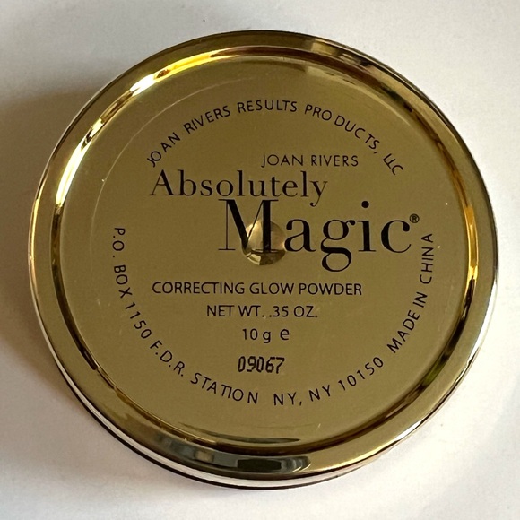 Joan Rivers Beauty Absolutely Magic Makeup Purse Set Powder Brightener Brushes - Picture 6 of 13